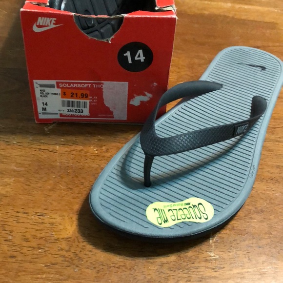 nike flip flops size 14